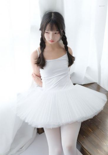 美女露出让男生揉_蓝光在线播放观看
