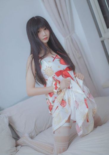 欧美遮副乳走秀4k_蓝光超清在线观看