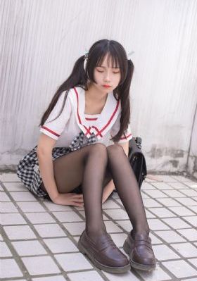 欧美街拍翘臀图片_4K在线播放